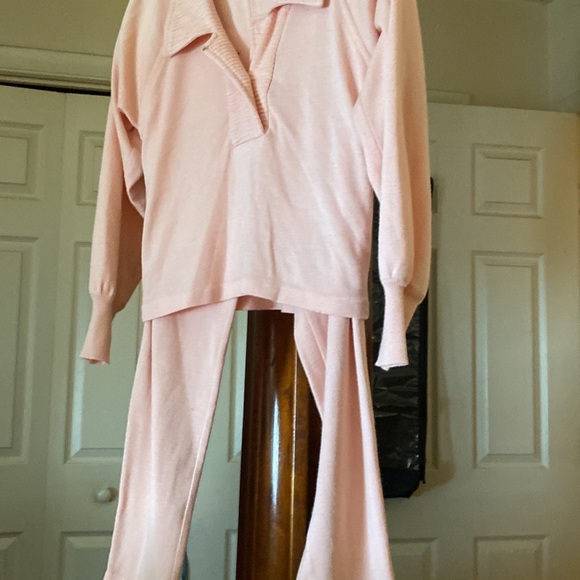 Pink 2 PCs jogger hard to discribe - Picture 4 of 8